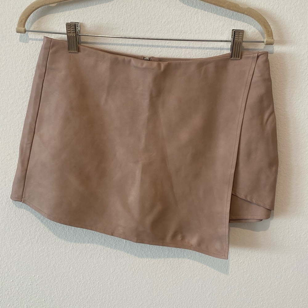 Pinky Nude Kendall and Kylie Small Skort